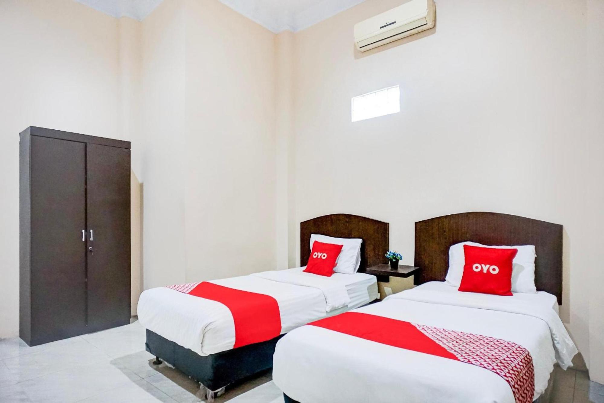 RedDoorz near Grand Palladium Medan Exterior foto